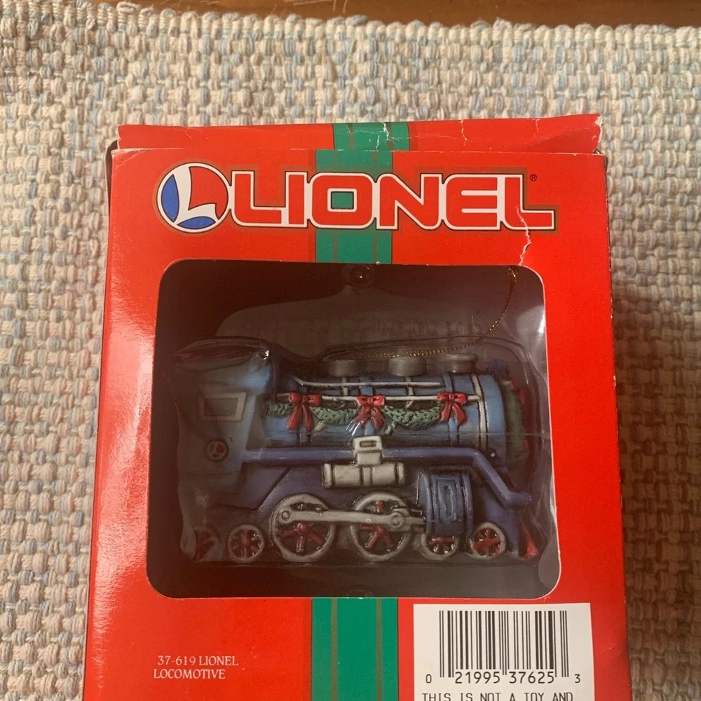 Lionel Collectors Christmas Train Ornament 37-619 Fine Porcelain 1994 VGUC
